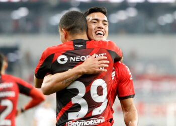 Athlético Paranaense golea 5-1 al Caracas y se clasifica a octavos de la Libertadores