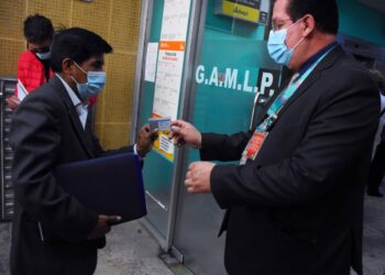 La Alcaldía de La Paz limita exigencia de carnet del COVID-19 a trámites y pide al Gobierno activar decreto