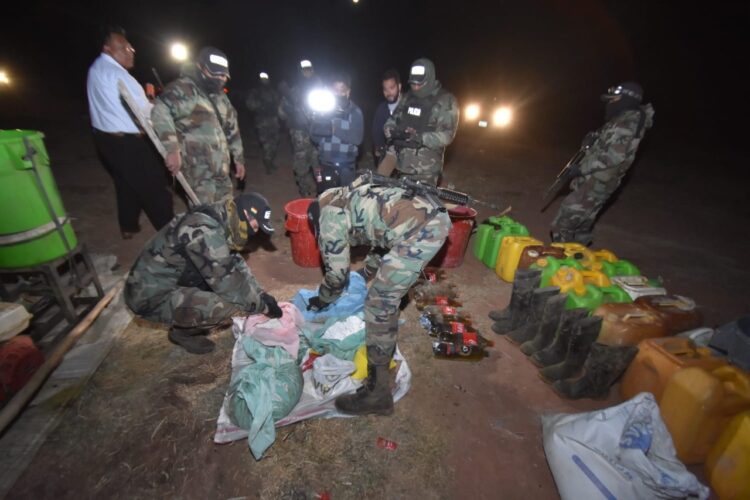 Hallan dos laboratorios de droga que producían hasta 100 kilos en el altiplano paceño