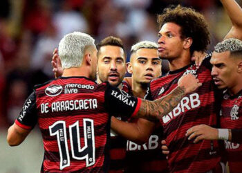 Flamengo golea 3-0 a U.Católica y asegura primera posición del Grupo H en Libertadores