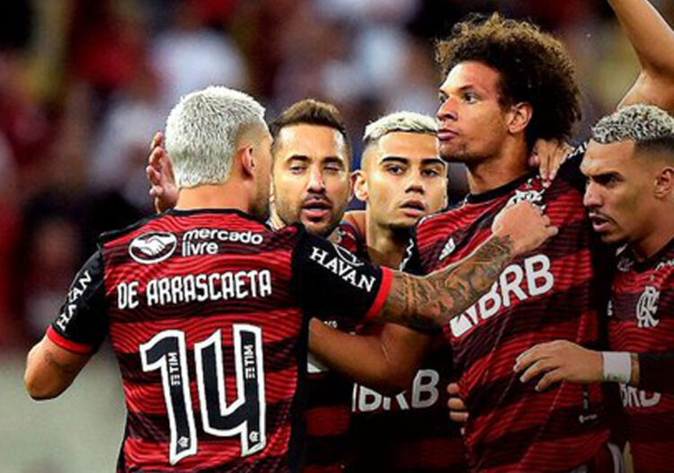 Flamengo golea 3-0 a U.Católica y asegura primera posición del Grupo H en Libertadores