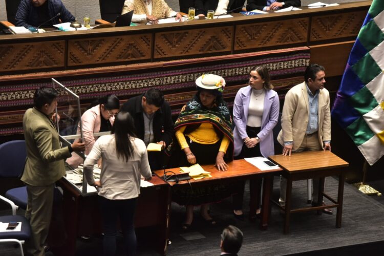 Nuevo fracaso en la elección del Defensor del Pueblo, ningún candidato logra 2/3