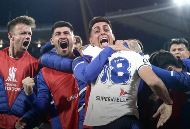 Vélez avanza a semifinales de Libertadores al vencer 1-0 a Talleres