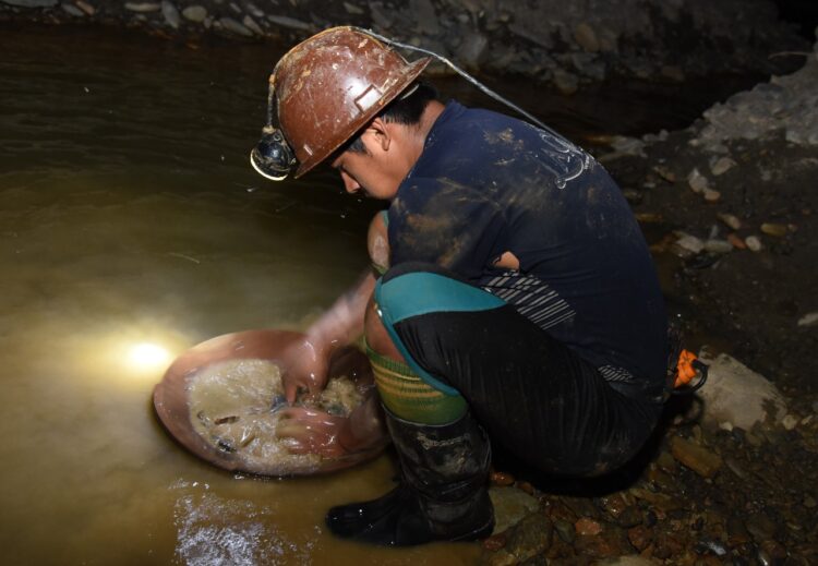 Minería y auríferos definirán porcentaje de tributación por la venta de oro