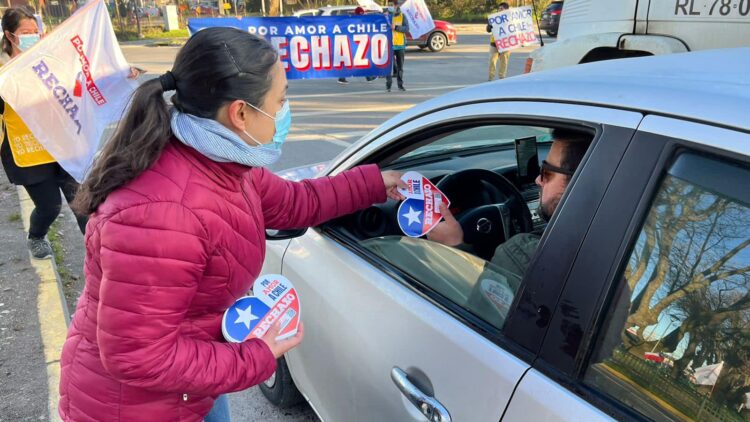 Campañas se intensifican en Chile a 15 días del plebiscito constitucional