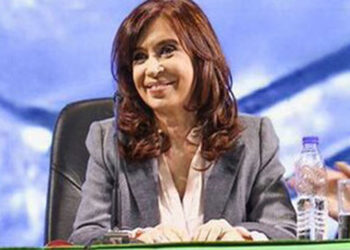 Fiscal pide 12 años de cárcel e inhabilitación política para Cristina Fernández