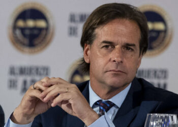 Lacalle Pou da positivo a COVID-19 y cancela viaje a la Cumbre de las Américas