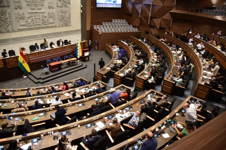 Ante falta de acuerdos, la Asamblea aplaza la elección del Defensor del Pueblo