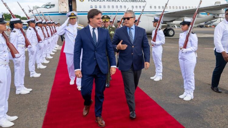 Colombia y Uruguay firman tratado de extradición en lucha contra el crimen