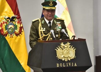 Arce cambia el mando policial, habla de ‘malos jefes policiales’ y pide ‘reconstrucción’ de la FELCN