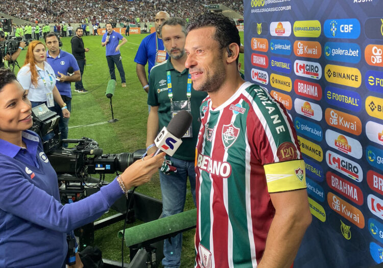 El delantero brasileño Fred se retira del fútbol con el Maracaná a sus pies