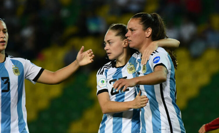 Argentina encuentra el triunfo ante Perú 4-0 en Copa América Femenina