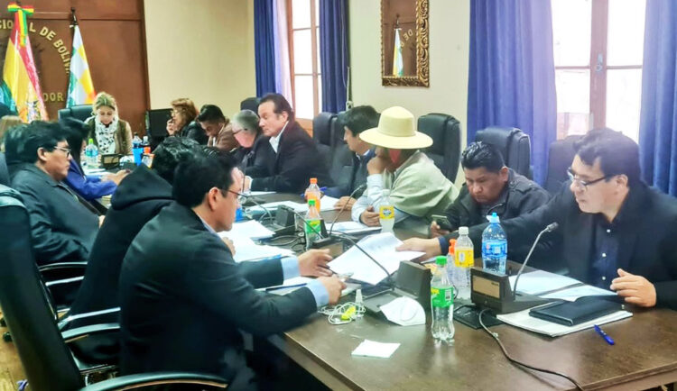 Pasan 30 de 40 postulantes a la siguiente fase para elección de Contralor