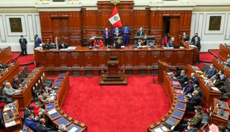 Un ‘baño neutro’ pone en riesgo la Asamblea General de la OEA en Perú