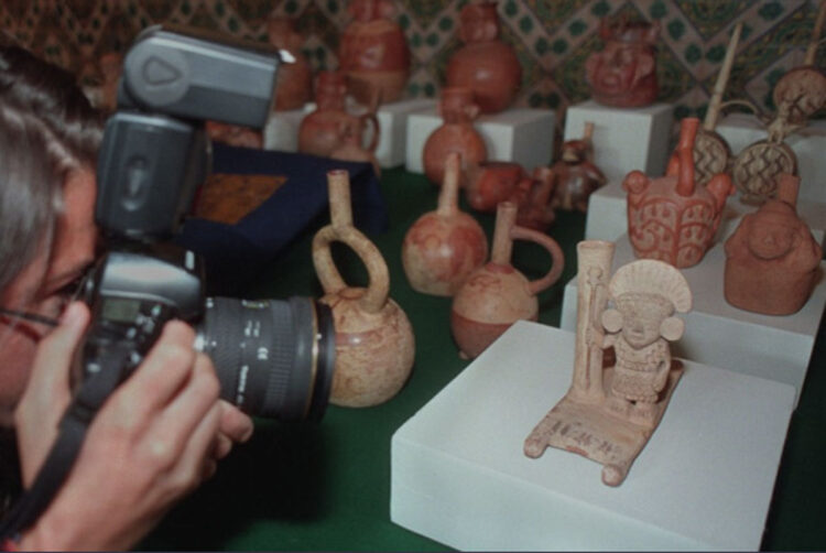 Perú recupera 109 bienes culturales que se subastaban en América y Europa