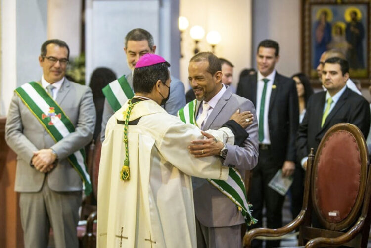 Ante la crisis, la Iglesia pide unidad regional