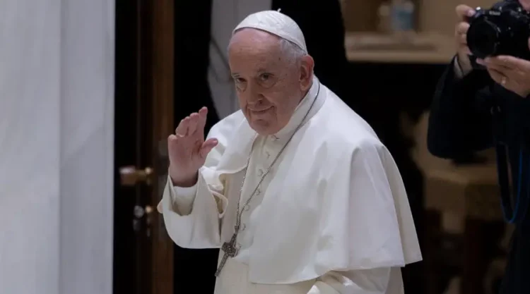 El papa Francisco toma el control de la Orden de Malta