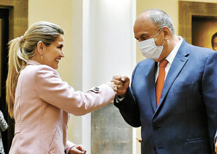 Tres decisivos giros en los casos contra Áñez y Murillo