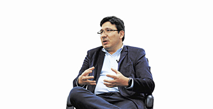 Franklin Molina: Bolivia ingresa a la carrera mundial de producción industrial de litio
