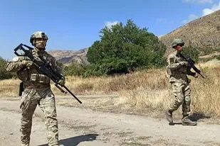 Al menos 100 muertos en enfrentamientos entre Armenia y Azerbaiyán