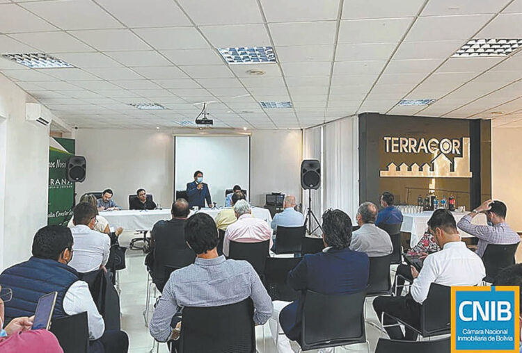 Ley inmobiliaria en ciernes; hay más de 2.000 firmas ilegales