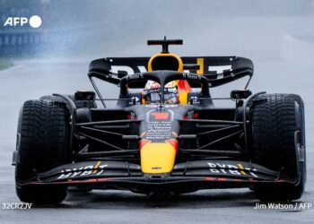 Verstappen logra la ‘pole’ en Canadá tras duelo con Alonso bajo la lluvia