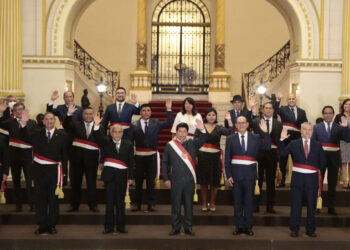 Presidente de Perú juramenta a nuevo gabinete ministerial, el cuarto en seis meses
