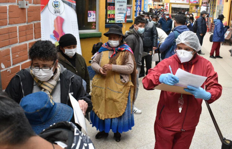 En Bolivia se vuelve a romper récord de contagios COVID-19, cuatro departamentos están en escalada
