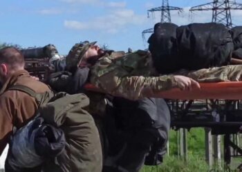 Rusia anuncia la rendición de 265 combatientes de la acería ucraniana de Azovstal