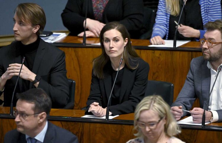 Parlamento de Finlandia vota mayoritariamente a favor de la adhesión a la OTAN