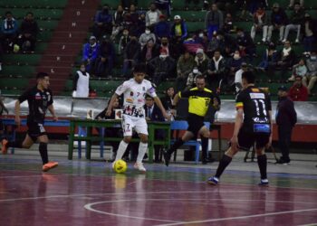CRE y Fantasmas son líderes en la Liga Nacional de Futsal