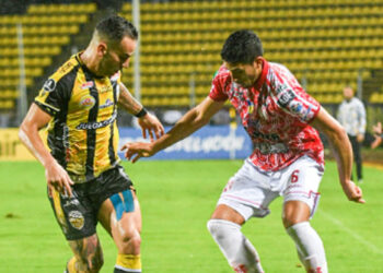 Táchira golea 3-0 a Independiente Petrolero en el Grupo A de la Copa Libertadores