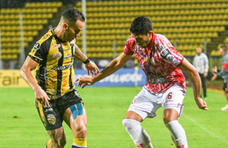 Táchira golea 3-0 a Independiente Petrolero en el Grupo A de la Copa Libertadores