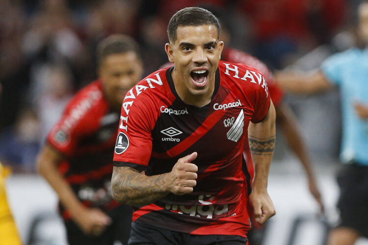 Paranaense y Red Bull Bragantino no pierden el paso en la Libertadores, Vélez se hunde