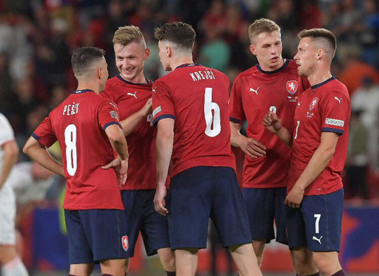 República Checa gana 2-1 a Suiza y se pone líder en el grupo de España