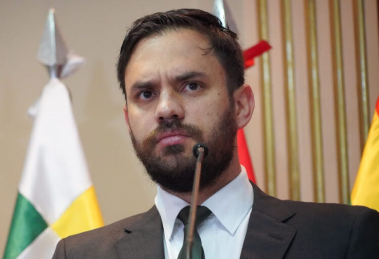 Diputado Arce ve que interpelación a Del Castillo puede acabar en un ‘jalón de orejas’