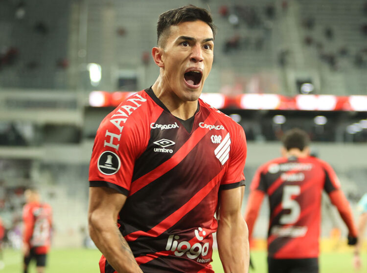 Paranaense derrota 2-0 a Libertad y sigue soñando con pasar a octavos de Libertadores