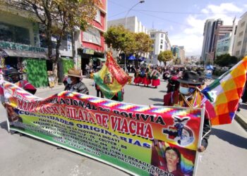 Siete días de bloqueo a Desaguadero, Montaño dice que gobernador Quispe ‘tiene la llave’ de la solución