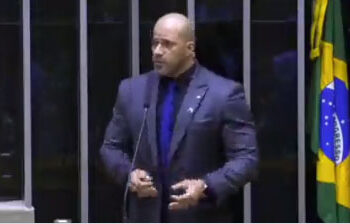 Diputado brasileño acata orden judicial y abandona el Congreso de Brasil