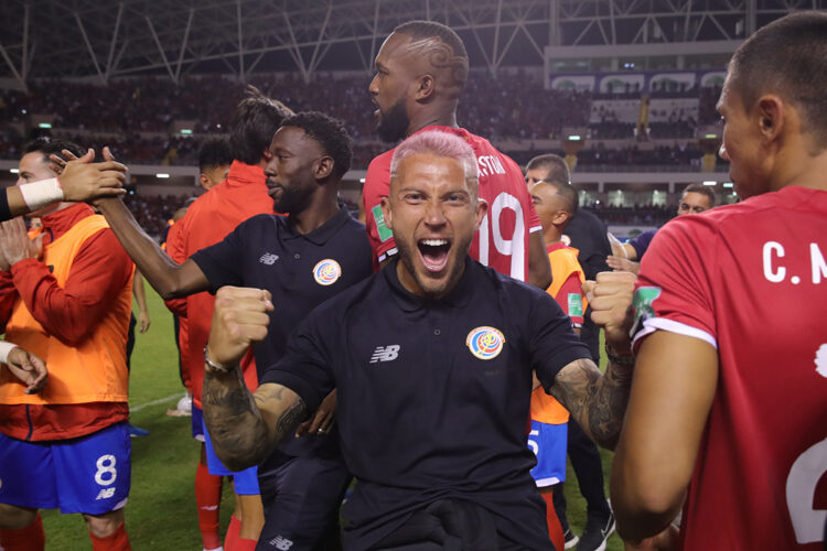 Estados Unidos clasifica al Mundial de Qatar-2022 pese a perder 2-0 con Costa Rica