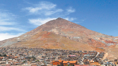 Comibol busca áreas para reubicar a 22 cooperativas que aún trabajan en el Cerro Rico de Potosí