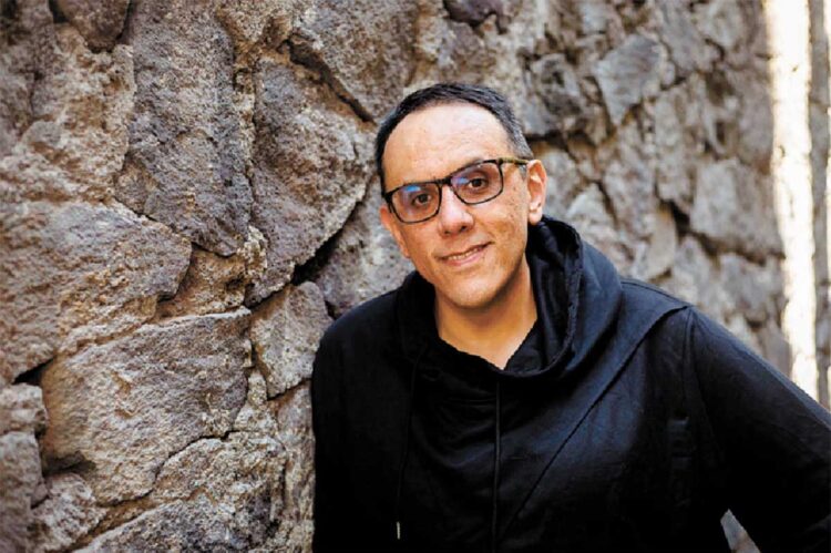 Alberto Chimal: ‘El humor es una forma de descuadrarnos del mundo’