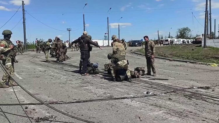 Militares ucranianos de Azovstal recibieron la orden de Kiev de dejar de combatir