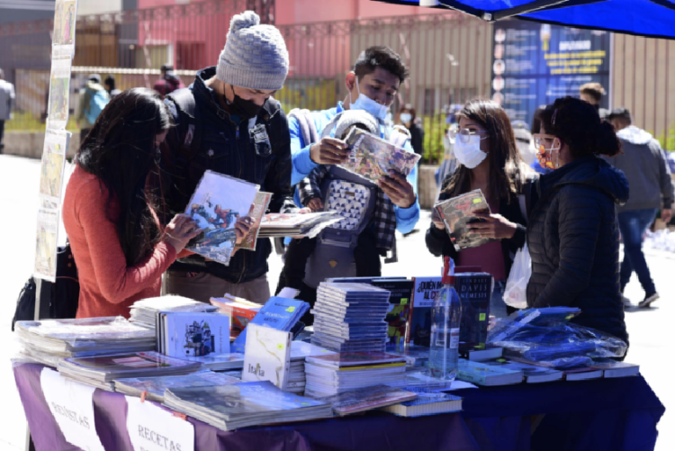 Homenajearán a Jaime Saenz en la Jisk’a Feria del Libro
