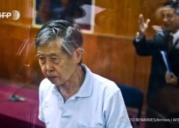 Hospitalizan de urgencia a expresidente peruano Fujimori por problemas cardíacos