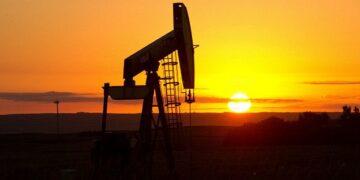 Petróleo WTI cierra por debajo de $us 80, por primera vez en más de 7 meses