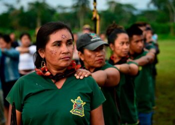 Guardias indígenas de Ecuador, el escudo contra los invasores de la selva amazónica