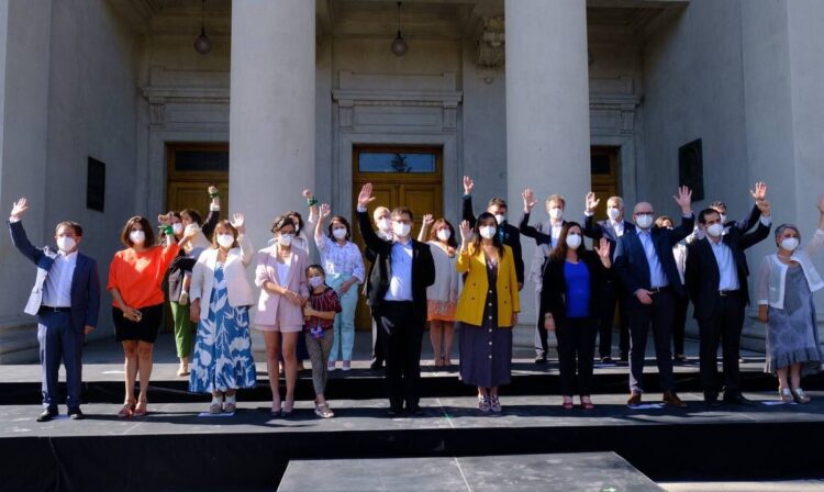Mujeres, juventud y diversidad en el futuro gabinete de Boric en Chile