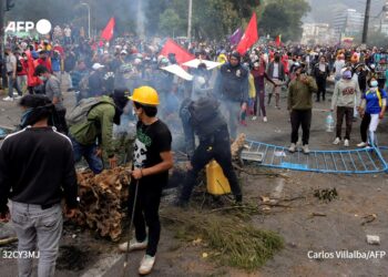 Un indígena murió en protestas contra gobierno de Ecuador
