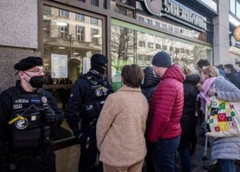 Rusia suspende venta de divisas extranjeras hasta el 9 de septiembre